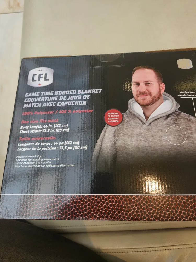 Edmonton Elks Game Time Hooded Blanket - New in Box! image indicator(2)