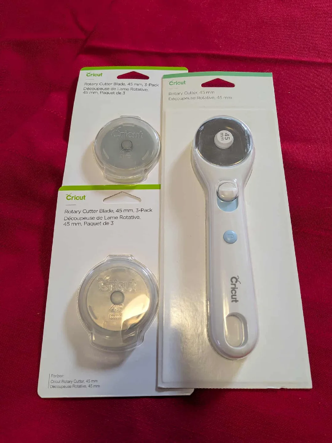 Cricut Rotary Cutter 45mm + 3-Pack Blades thumbnail