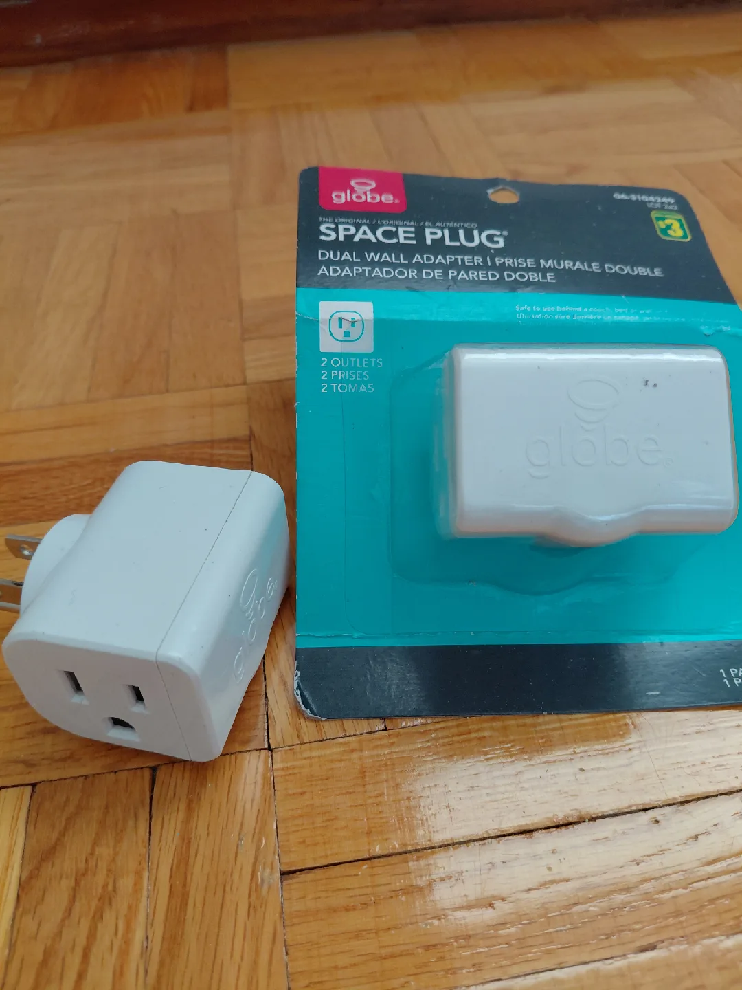 Globe Space Plug Dual Wall Adapters 🥕 thumbnail