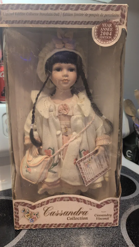 Cassandra Visconti Porcelain Doll - Limited Edition 2004 thumbnail