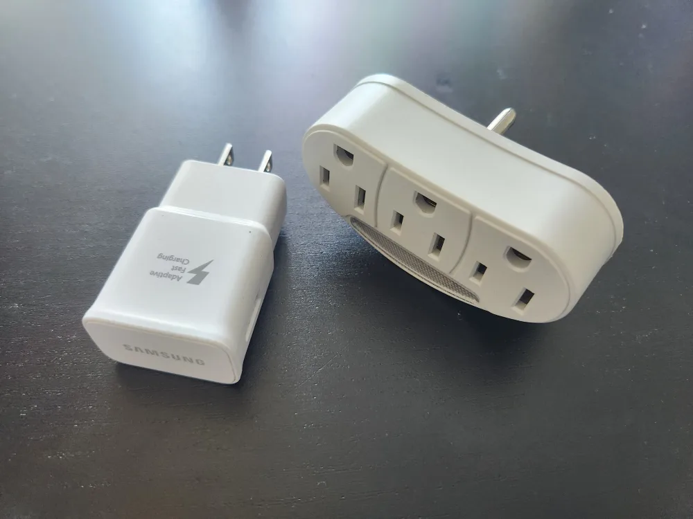 Samsung Adaptive Fast Charger & Outlet Adapter thumbnail
