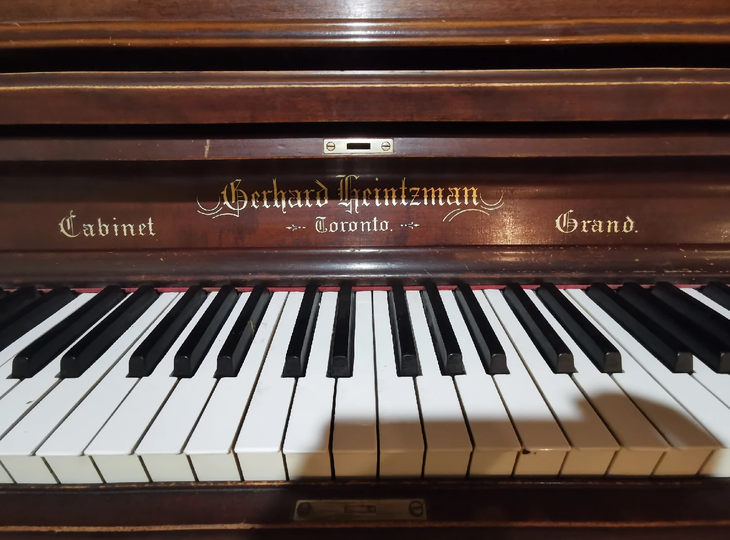 Antique Gerhard Heintzman Piano With Bench - photo 3