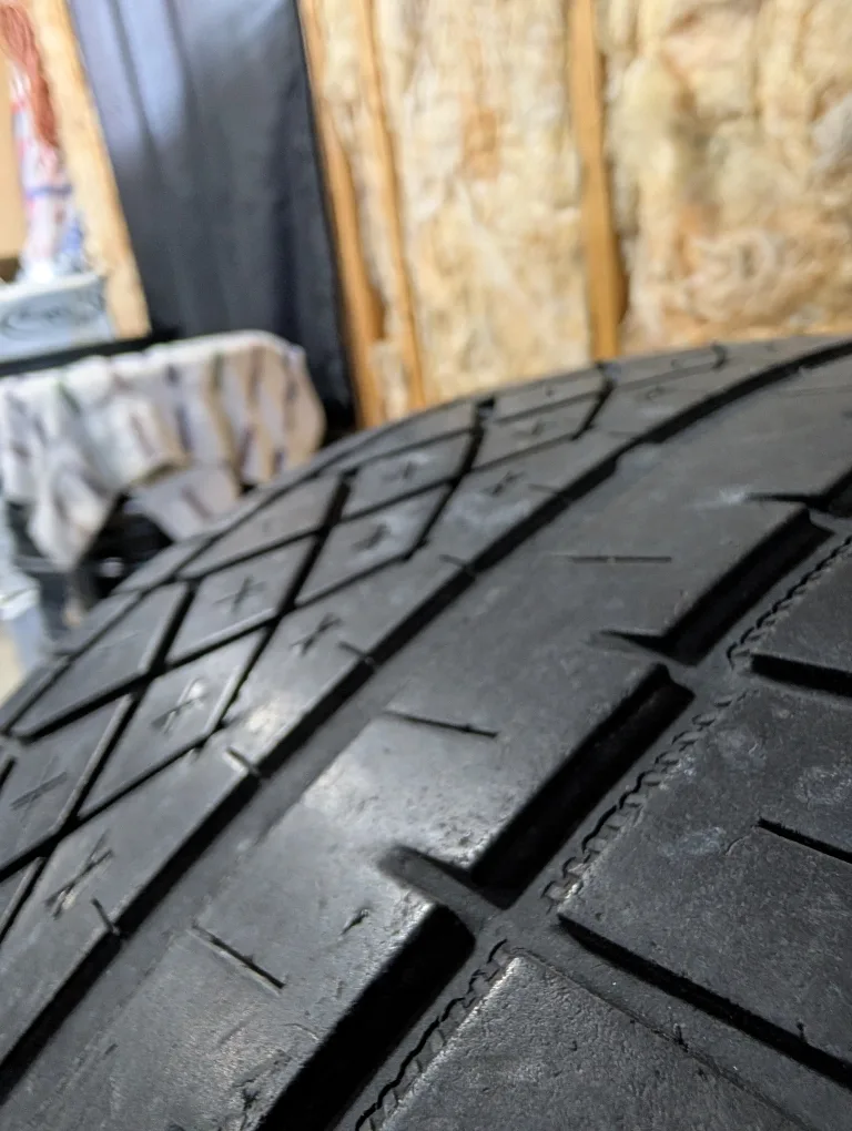 (1)-255/35ZR19 Continental Extreme Contact All Season Tire thumbnail