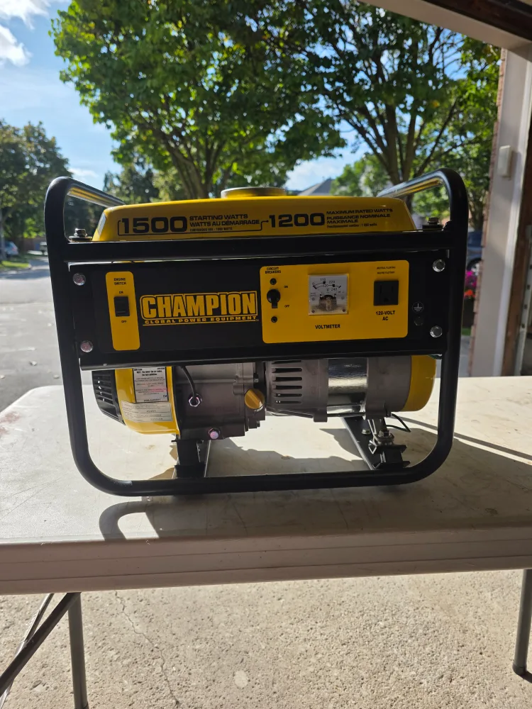 Champion 1500W Portable Generator image indicator(2)