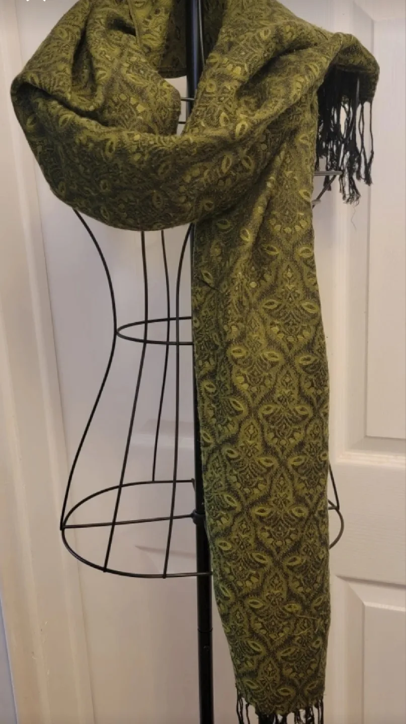 Green & Black Patterned Scarf image indicator(2)