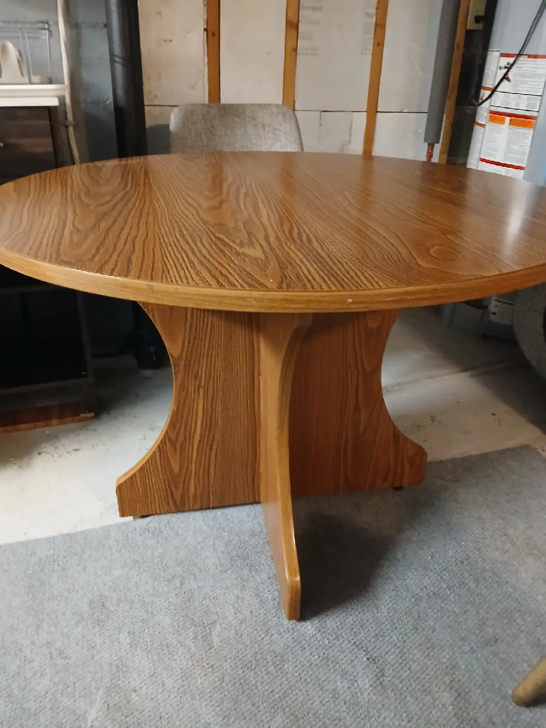 Wooden circular dining table 🏠By Dufferin and Eglinton thumbnail