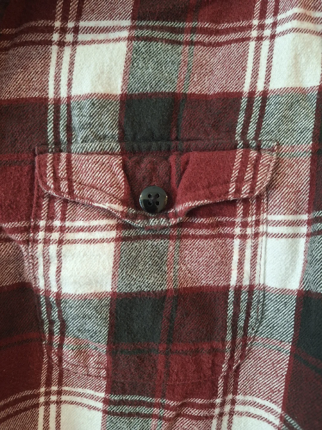 American Eagle Plaid Flannel Shirt - Size M image indicator(3)
