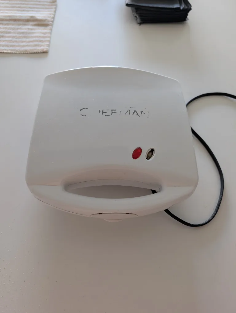 Chefman Sandwich Maker - Works GREAT thumbnail