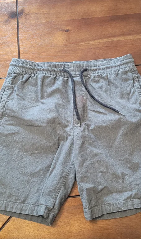 H&M L.O.G.G. Men's Shorts - Size M thumbnail