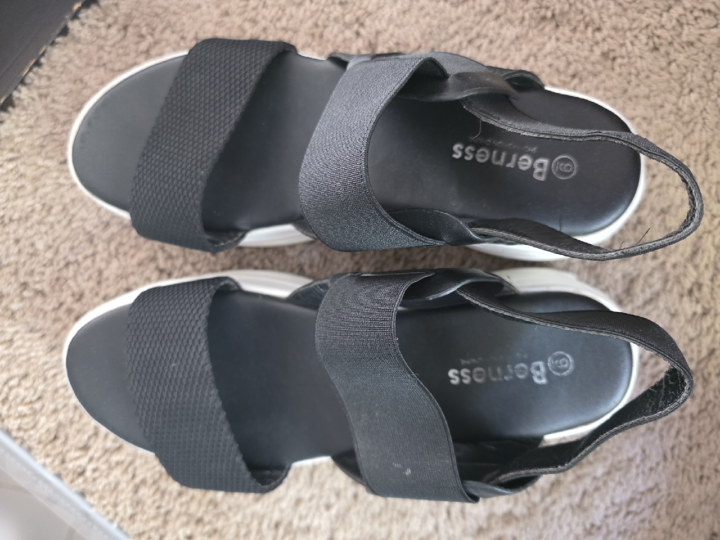 Berness Black Sandals Size 9