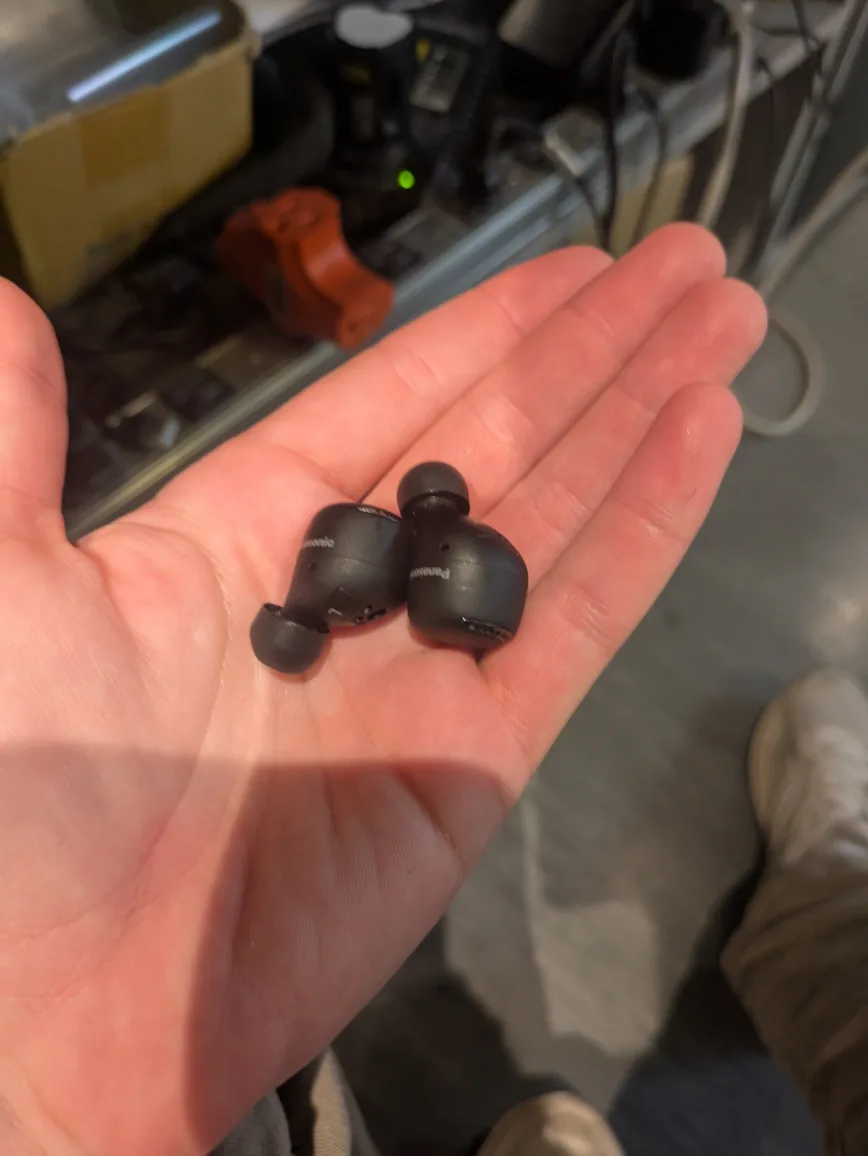 Panasonic RZ-S500W Wireless Earbuds image indicator(4)