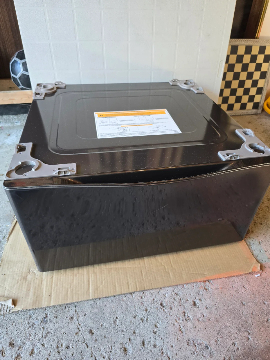 Laundry pedestal thumbnail