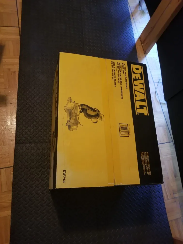 DeWalt 15 Amp Corded 10-inch Compound Miter Saw (New) image indicator(3)