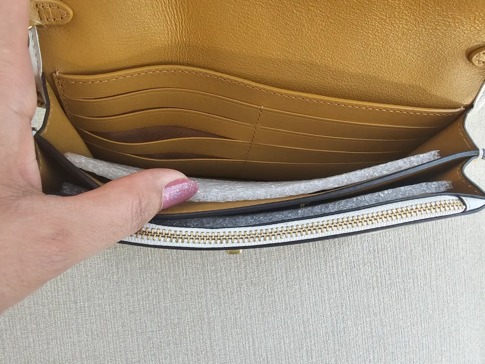 BNWT Authentic Coach Leather Chain Crossbody Bag image indicator(4)