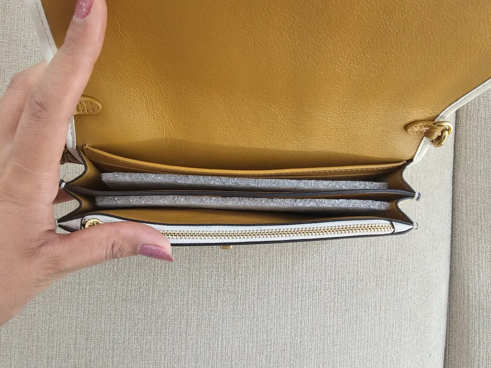 BNWT Authentic Coach Leather Chain Crossbody Bag image indicator(5)