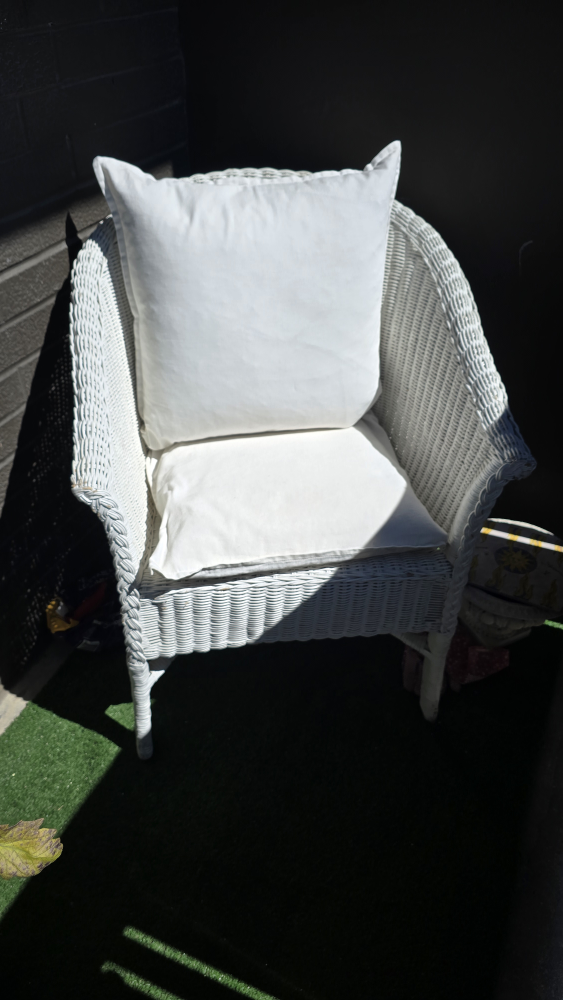 White Wicker Chair - photo 2
