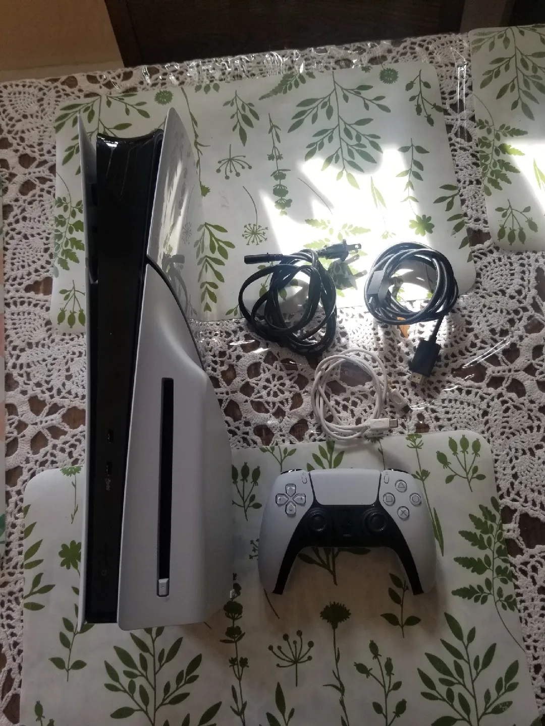 PS5 Slim Disc Edition Console Bundle image indicator(2)