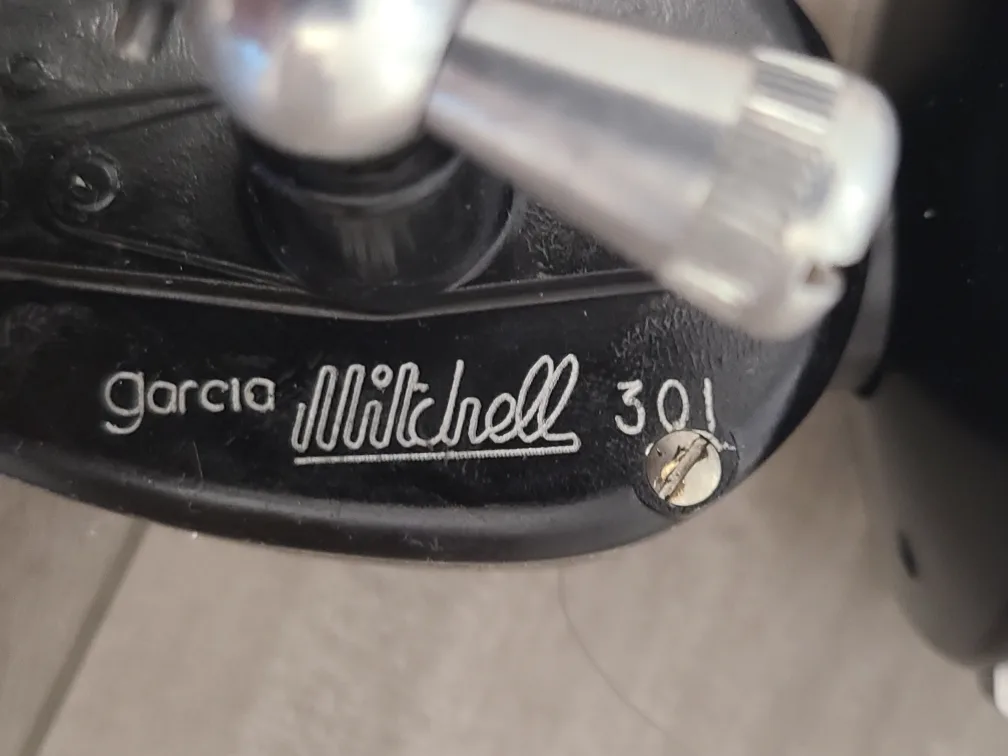 🇨🇦 Fenwick 8' Steelhead rod with garcia Mitchell 301 reel image indicator(3)