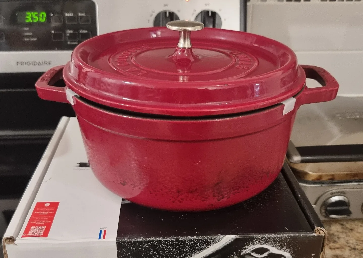 Staub Cocotte Ronde 24cm Cherry Red Dutch Oven thumbnail