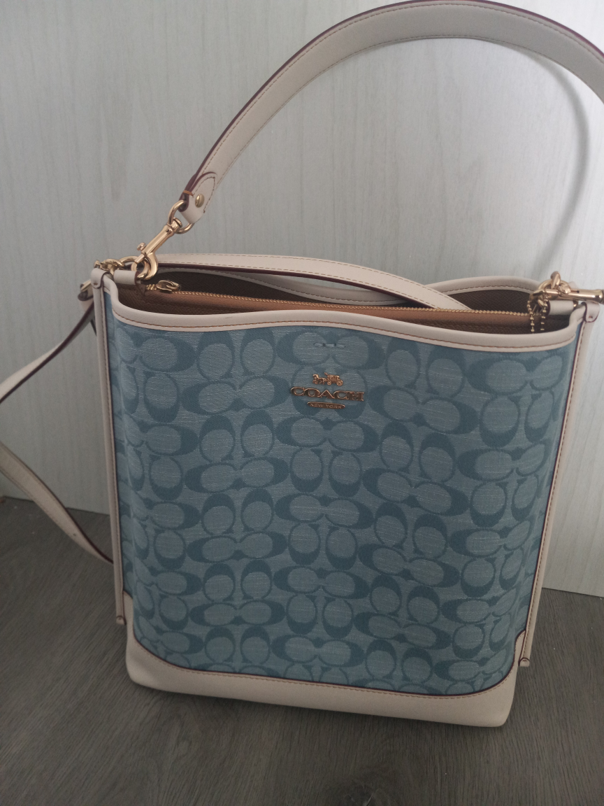 Coach Mollie buckey bag in signature chambray -almost new