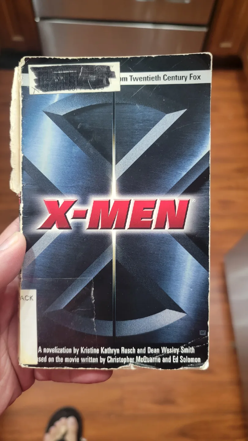 Used Books: Elizabeth Peters, Star Wars, X-Men, Steve Alten image indicator(5)