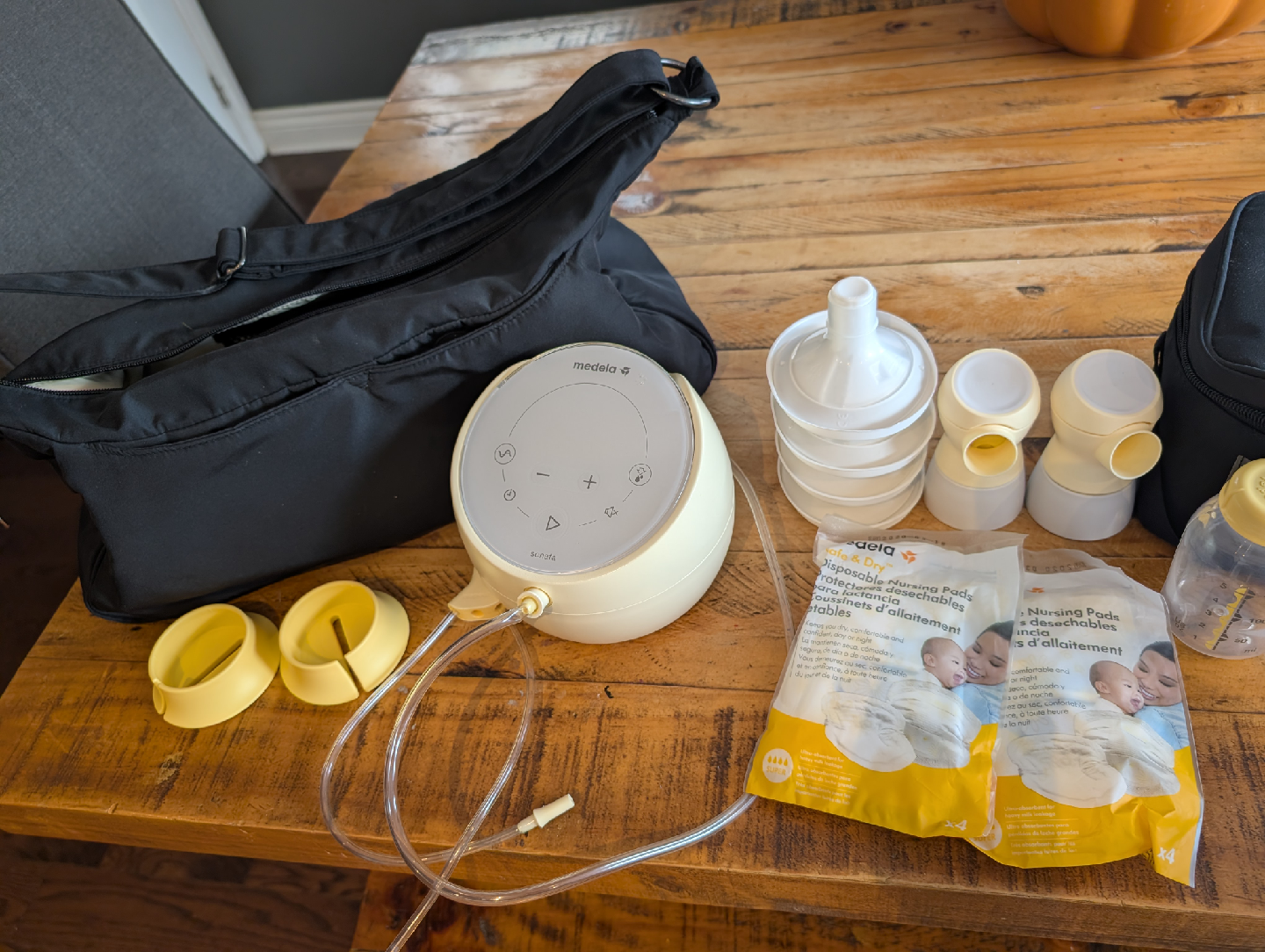 Medela Sonata Breast Pump with Accessories - photo 4
