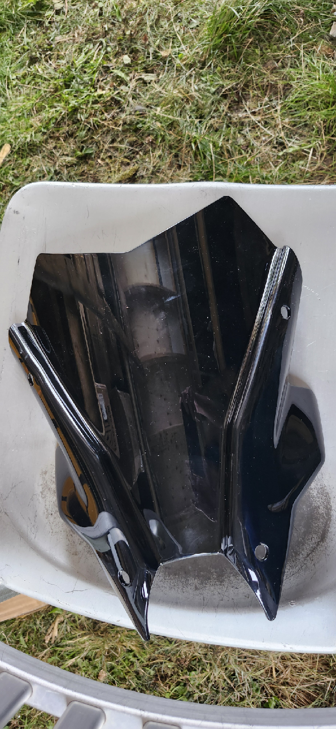 YamahaMT-09 Motorcycle Windshield - Black,  open box - photo 2