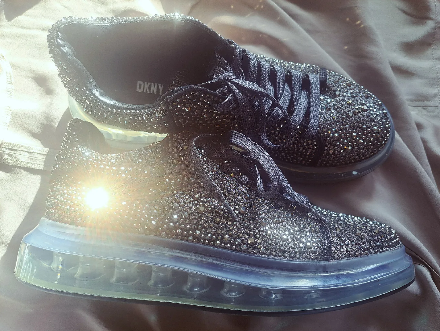 DKNY Women's Lightweight Slip-on Comfort Sneakers image indicator(3)