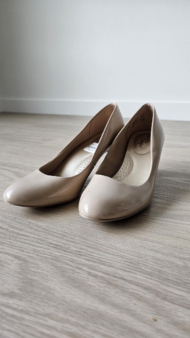 Comfort Plus Beige Heels Size 9.5