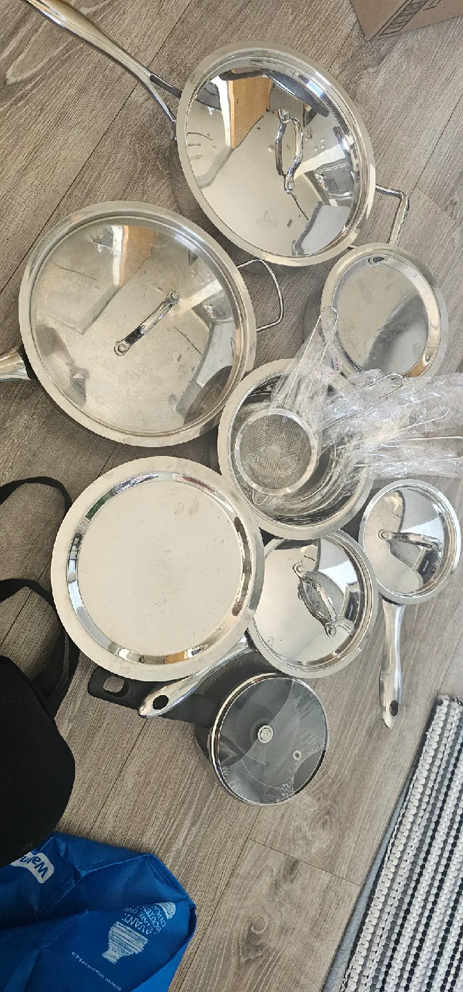 Stainless Steel Cookware Set thumbnail