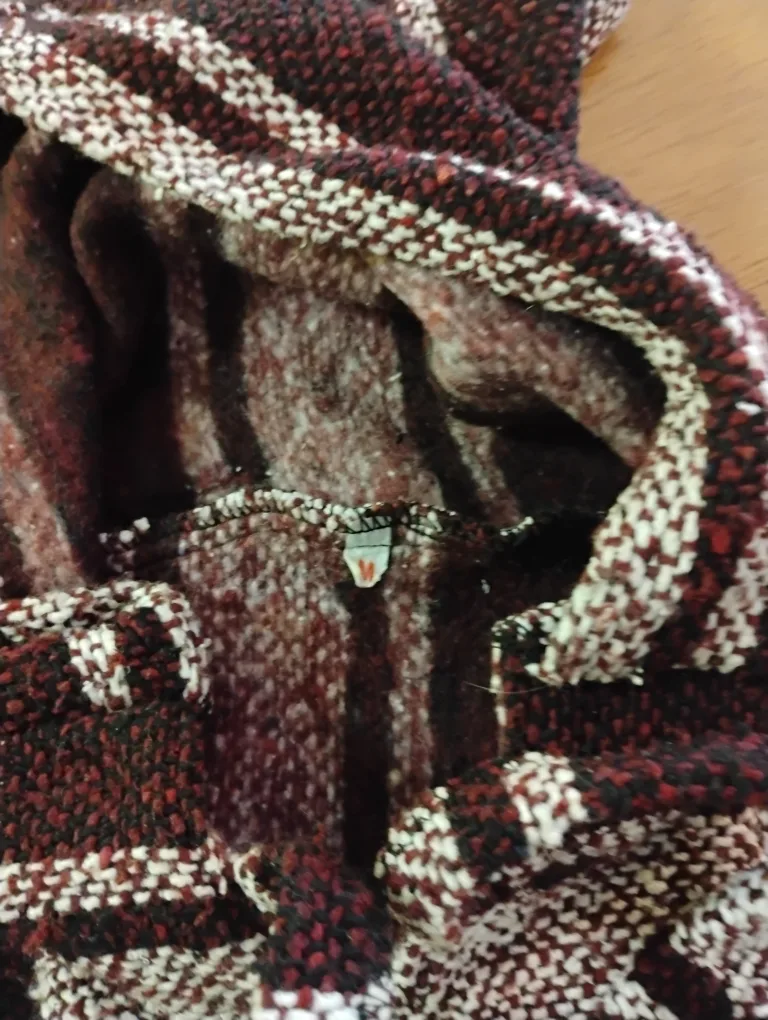 Men's pullover sweater artisanal image indicator(3)