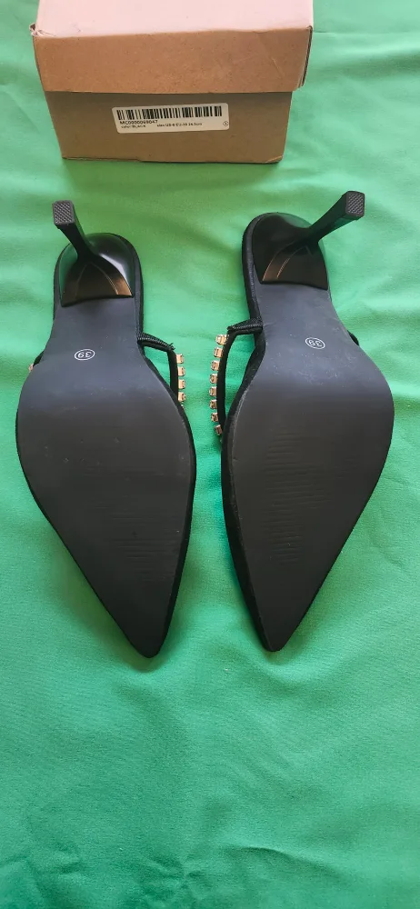 MICAS Black Heels - Size 8 image indicator(2)