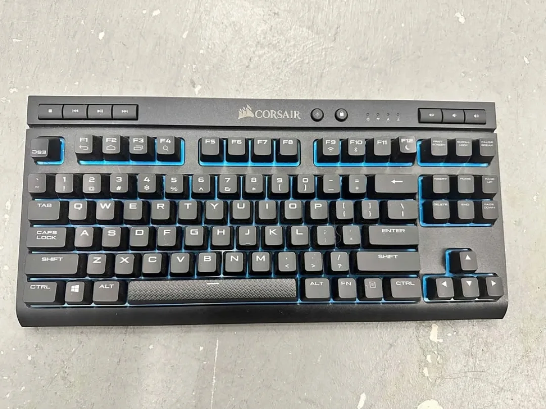 Corsair K63 Wireless Mechanical Gaming Keyboard image indicator(7)