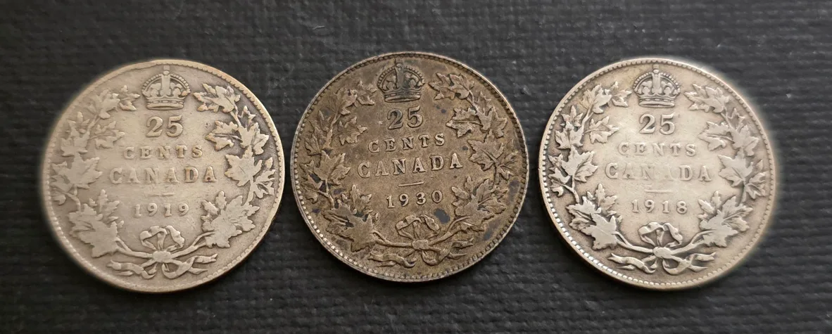 Vintage silver Canadian 25 Cent Coins thumbnail