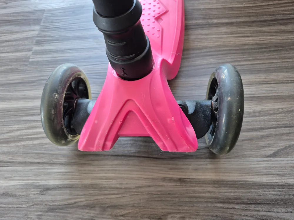 Pink Kids' Scooter image indicator(3)
