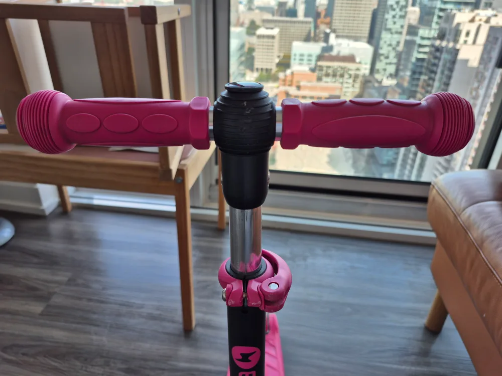 Pink Kids' Scooter image indicator(5)