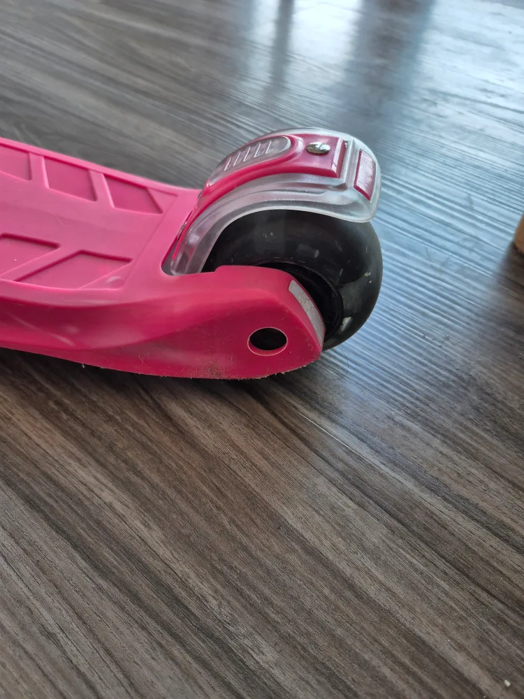 Pink Kids' Scooter image indicator(6)
