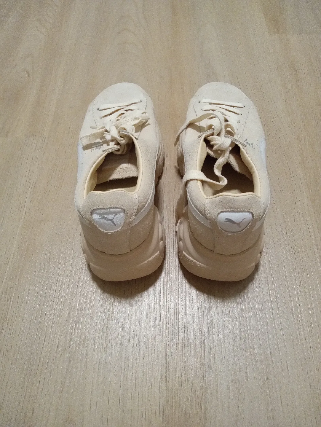 Buffalo London Platform Sneakers $35 sz 37, wore one time only. image indicator(2)