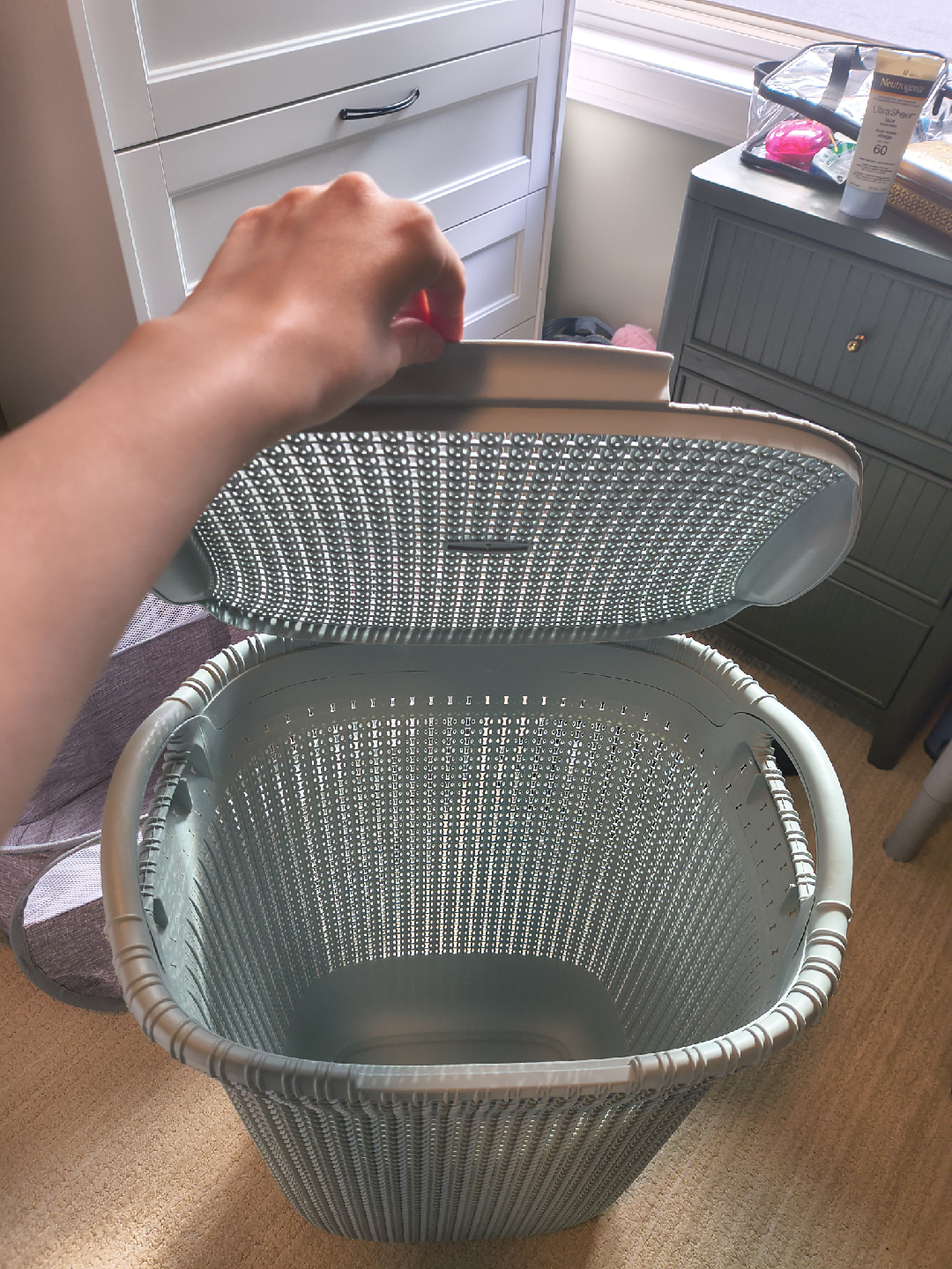 Laundry Basket with Lid - photo 2