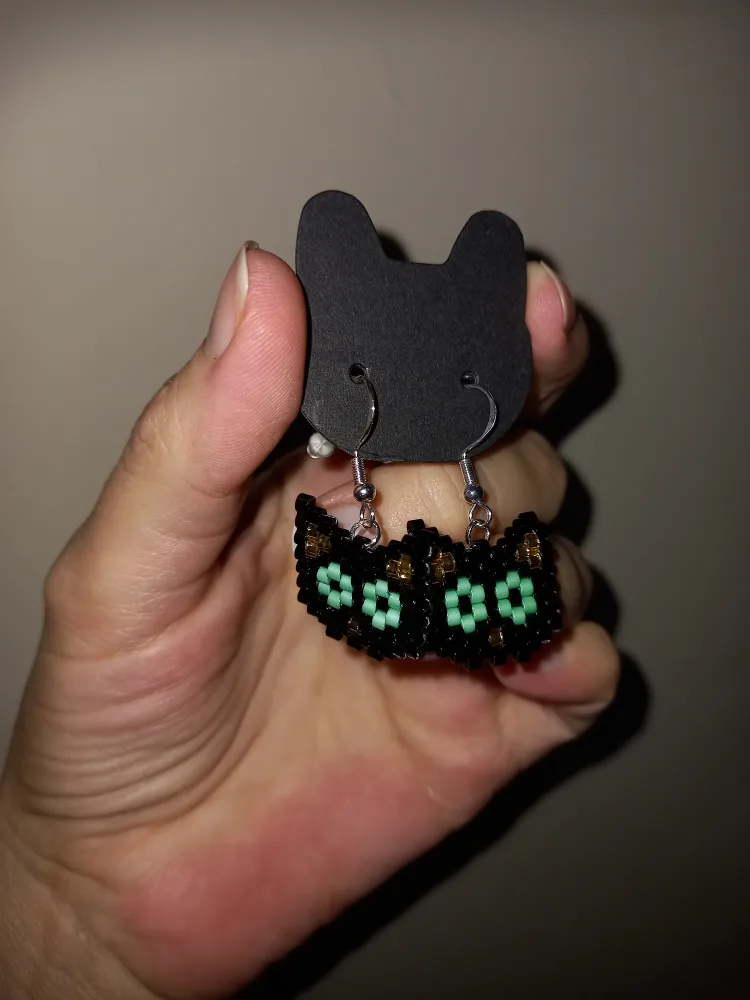 Handmade Beaded Cat Earrings image indicator(2)