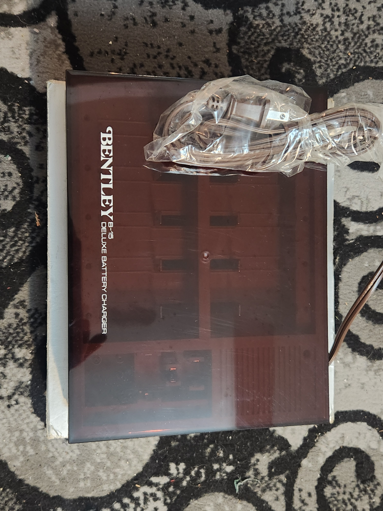 Bentley Deluxe Battery Charger - photo 2