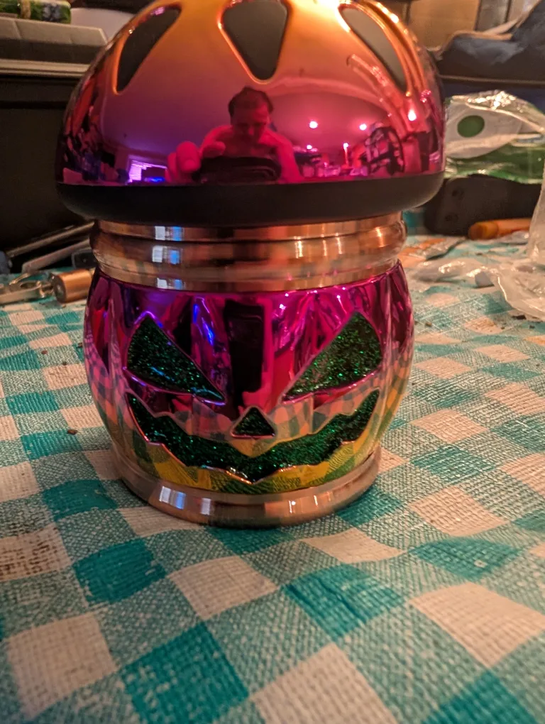 Pumpkin Shaped Herb Grinder image indicator(3)