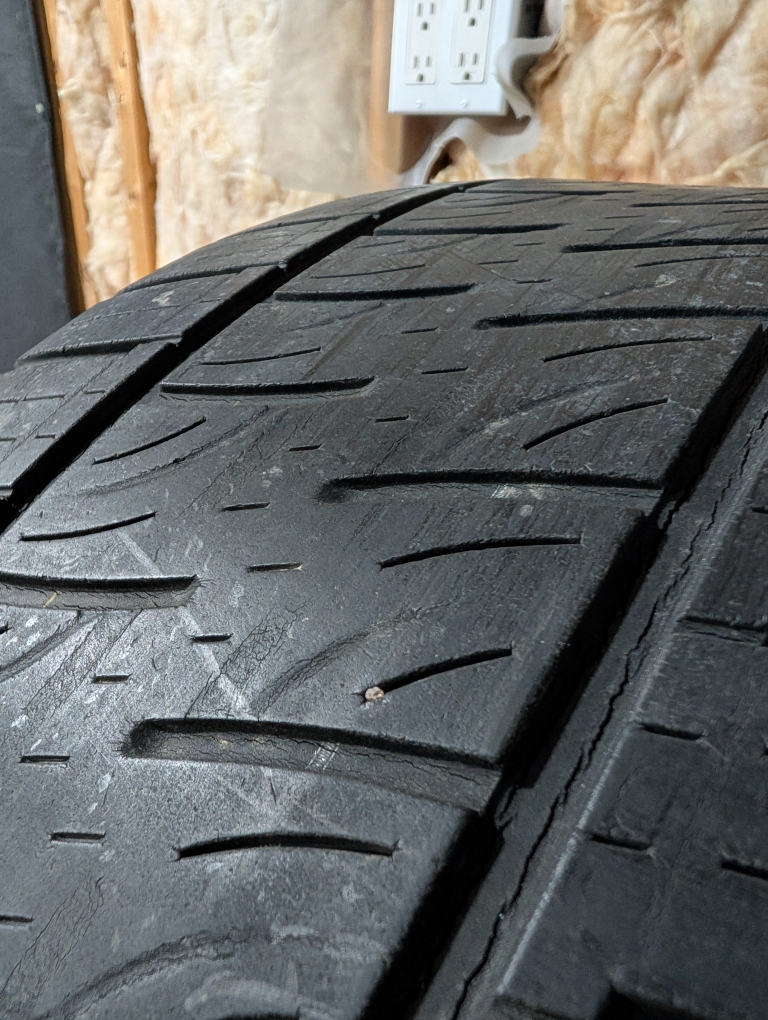 (4)-235/55R18 Venezia Crossroad Xt All Season Tires - photo 3