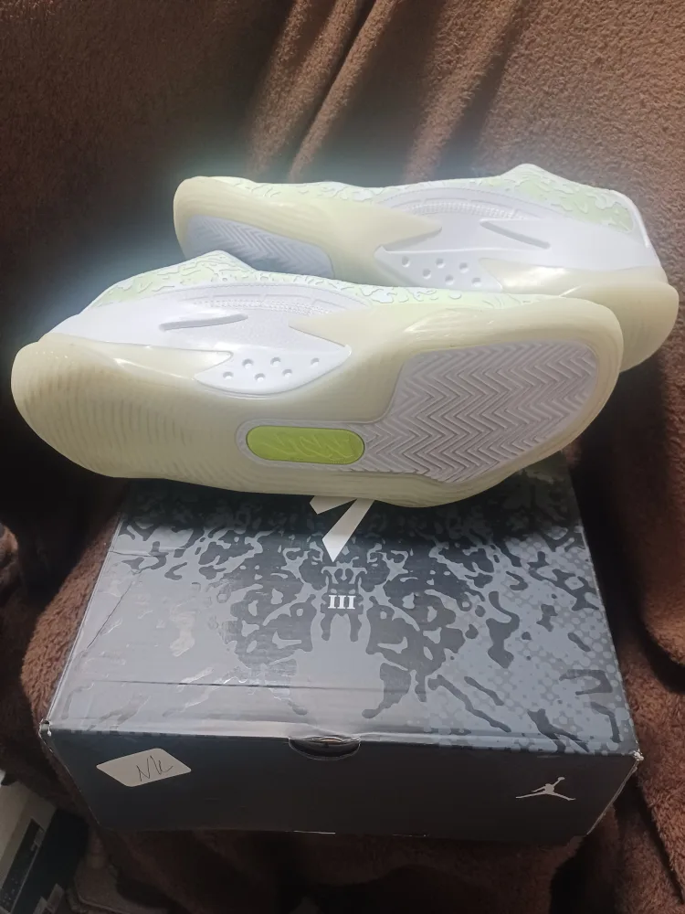 Jordan zion 3 no guts size 13 image indicator(4)