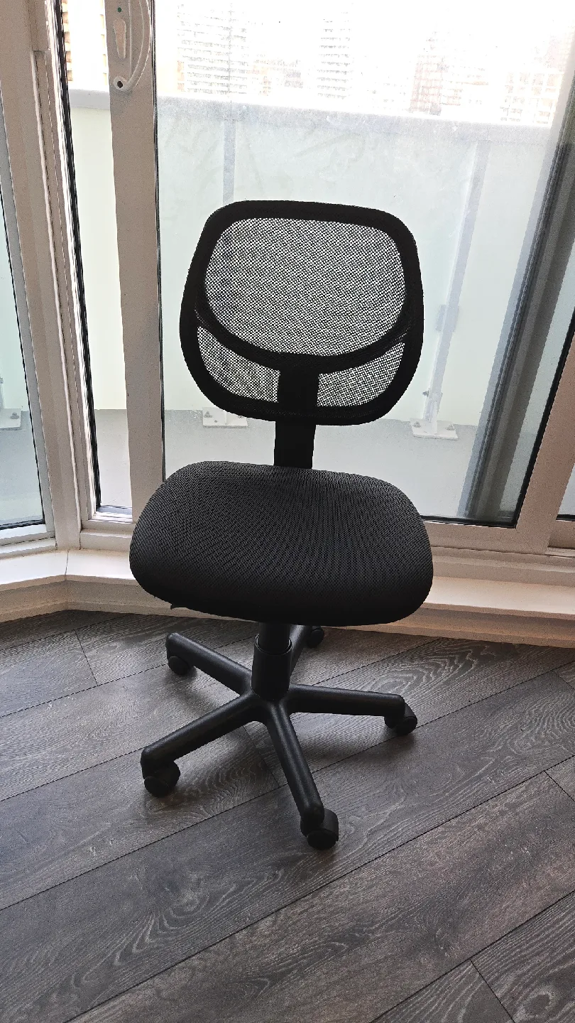 Black Mesh Office Chair thumbnail