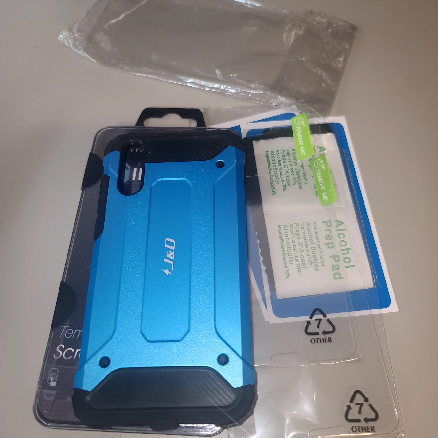 Brand new ✨️🇨🇦Huawei P20, Screen Protector, and Phone Case - photo 2