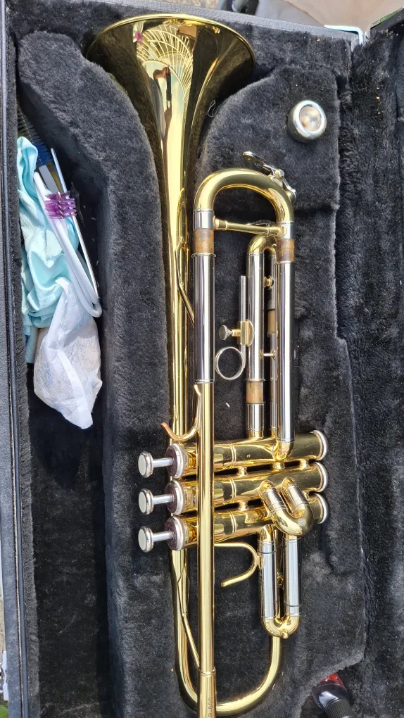 Jupiter Trumpet with Case image indicator(5)