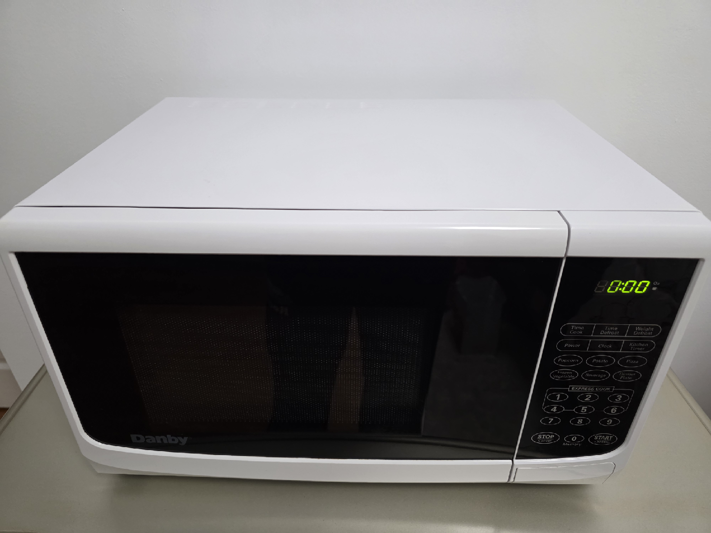 Danby White Microwave Oven