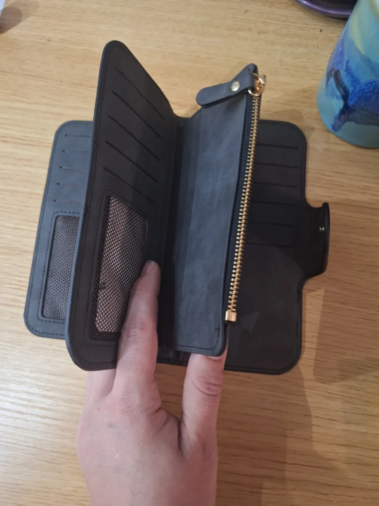 NEW Black Minnie Mouse Wallet 🎀 image indicator(6)