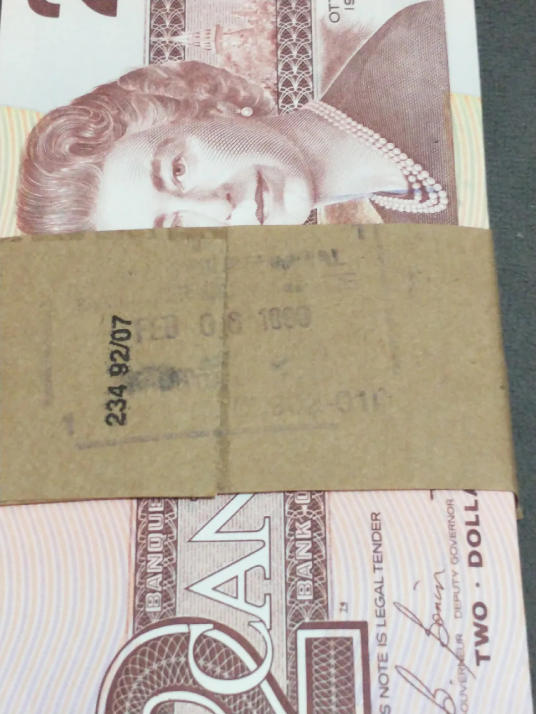 Rare 100 Canada 1986 uncirc. banknotes consecutive serial #s image indicator(2)